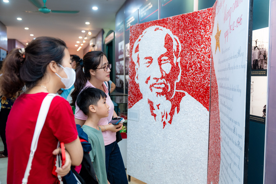 Học sinh thăm quan, học tập và trải nghiệm tại triển lãm. Học sinh thăm quan, học tập và trải nghiệm tại triển lãm.