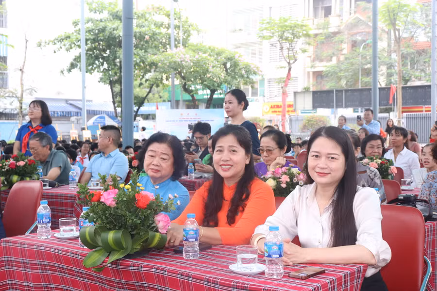 Đại biểu dự tổng kết, trao giải cuộc thi.