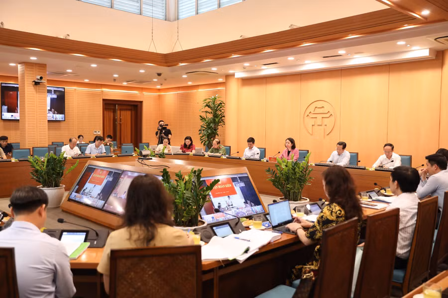 Quang cảnh buổi họp.