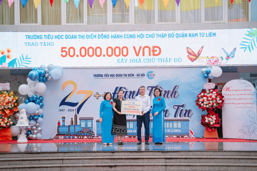 Trường Tiểu học Đoàn Thị Điểm - Hà Nội đồng hành cùng Hội Chữ thập đỏ quận Nam Từ Liêm. Trường Tiểu học Đoàn Thị Điểm - Hà Nội đồng hành cùng Hội Chữ thập đỏ quận Nam Từ Liêm.