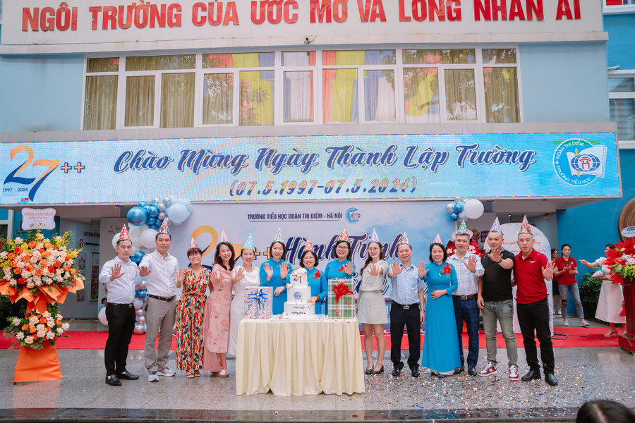 Trường Tiểu học Đoàn Thị Điểm - Hà Nội chào mừng ngày thành lập. Trường Tiểu học Đoàn Thị Điểm - Hà Nội chào mừng ngày thành lập.