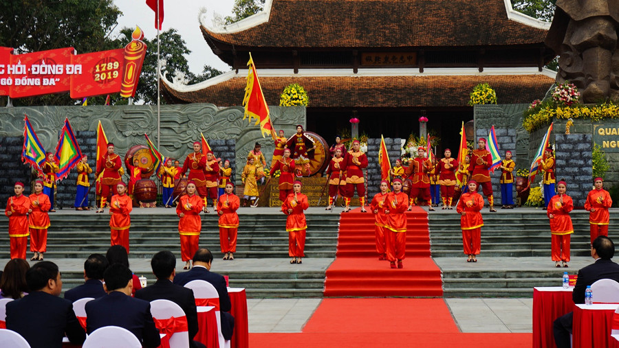Tái hiện chiến thắng Ngọc Hồi – Đống Đa. Ảnh: Thế Quang.