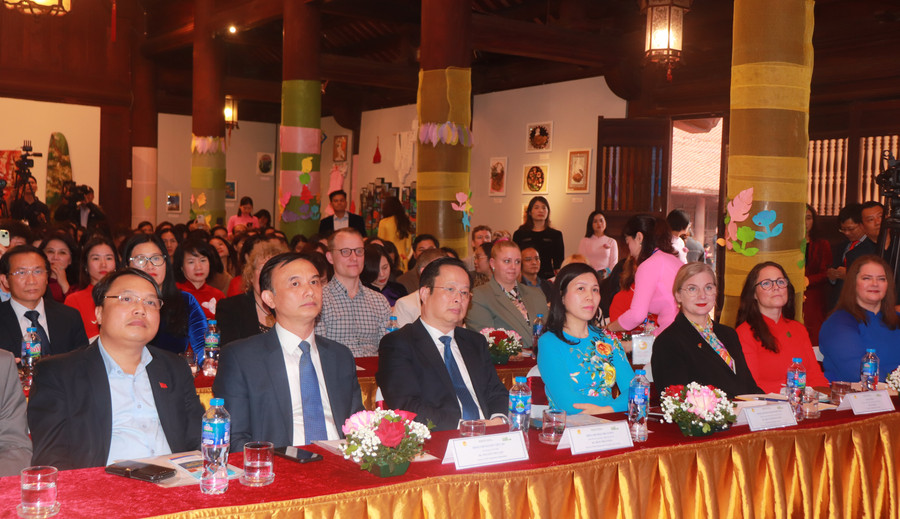 Đại biểu dự hội nghị.
