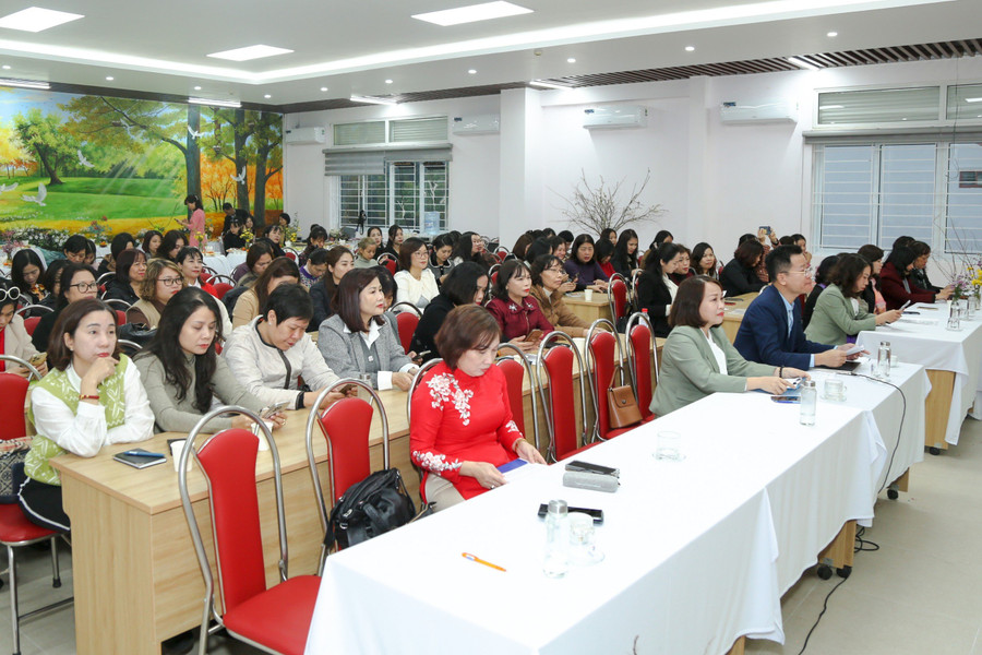 Các đại biểu về dự hội nghị. Các đại biểu về dự hội nghị.