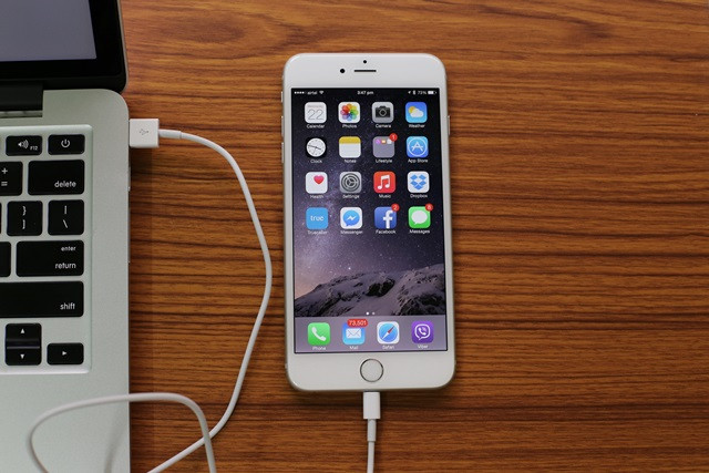 Chuyển nhanh hình ảnh và video giữa iPhone và máy tính không cần cắm dây 