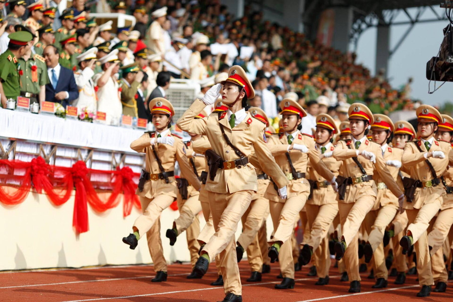 Màn duyệt đội ngũ của học viên Học viện Cảnh sát Nhân dân tại lễ kỉ niệm