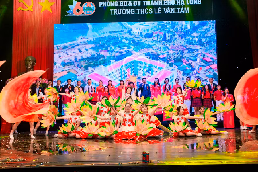 Các tiết mục văn nghệ đặc sắc tại buổi lễ.