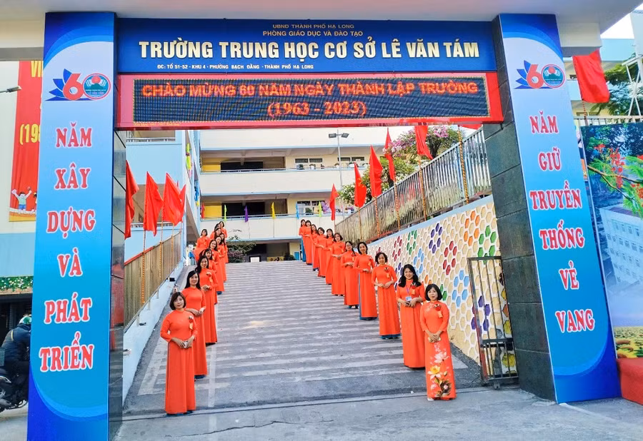Trường THCS Lê Văn Tám.