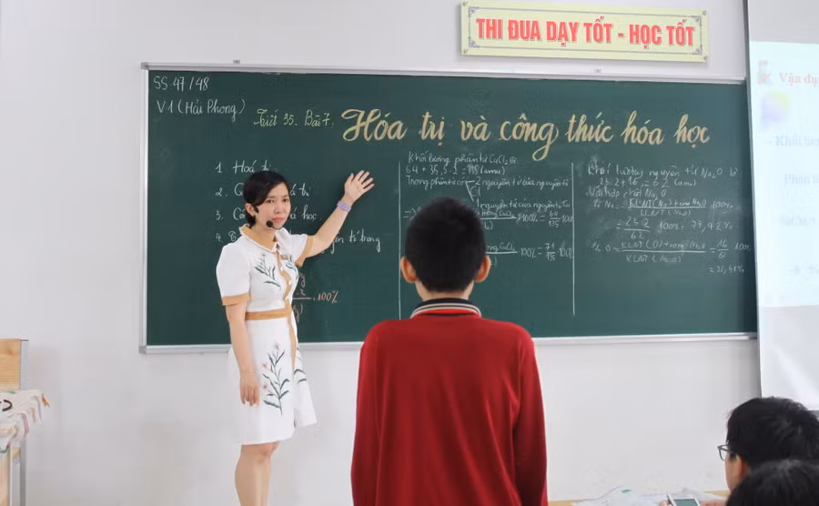 Cô Hoàng Thị Vân tự tin giảng dạy cả 3 phân môn của môn Khoa học Tự nhiên.