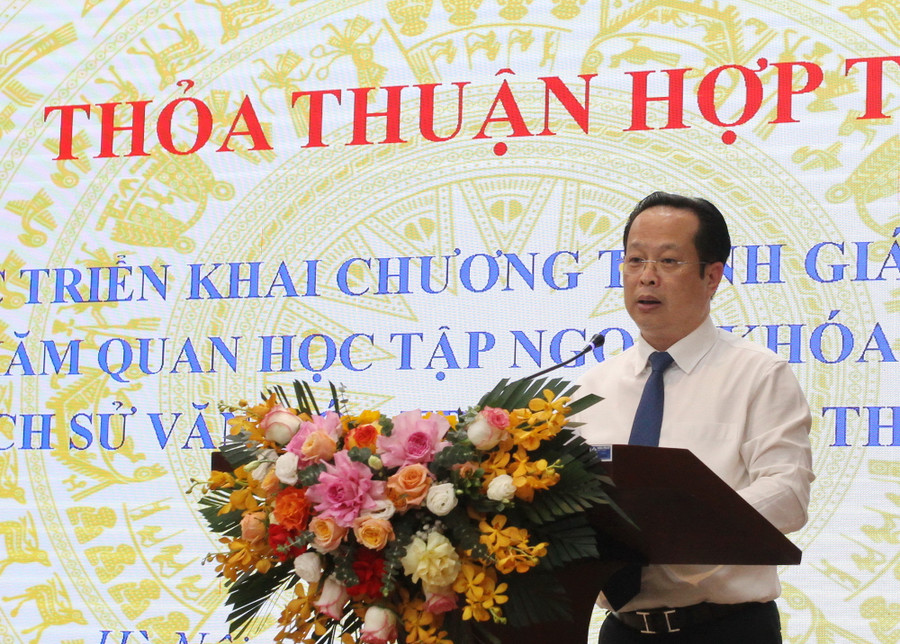 Giám đốc Sở GD&ĐT Hà Nội Trần Thế Cương phát biểu. Giám đốc Sở GD&ĐT Hà Nội Trần Thế Cương phát biểu.