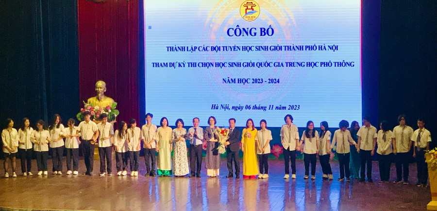 Ra mắt các đội tuyển học sinh giỏi thành phố Hà Nội