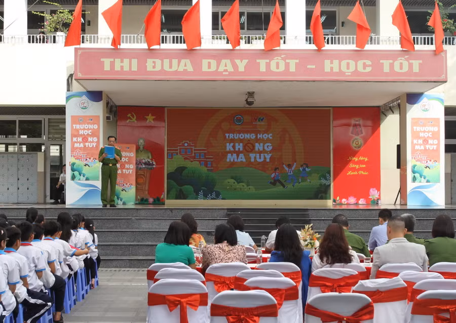 Thiếu tướng Nguyễn Đức Thính phát biểu khai mạc.