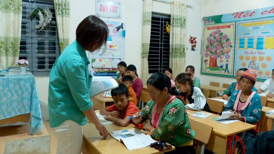 Cô Vừ Thị Pa học viên của mình. Ảnh NVCC.