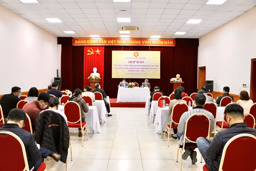 Quang cảnh buổi họp báo