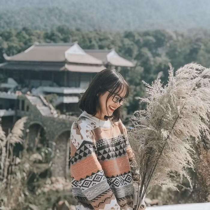 Du khách ấn tượng với không gian thiên nhiên khi đến với Tây Yên Tử.