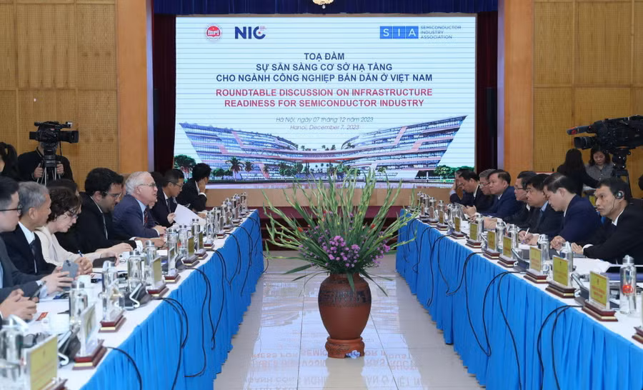 Quang cảnh buổi tọa đàm.