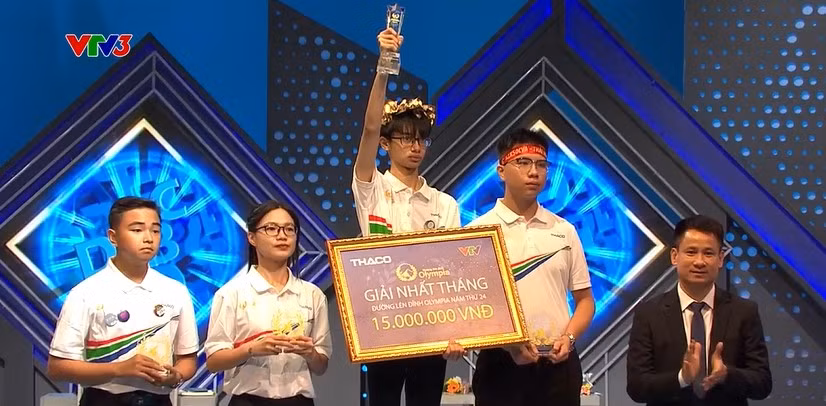 Nguyễn Hữu Tùng giành vòng nguyệt quế.