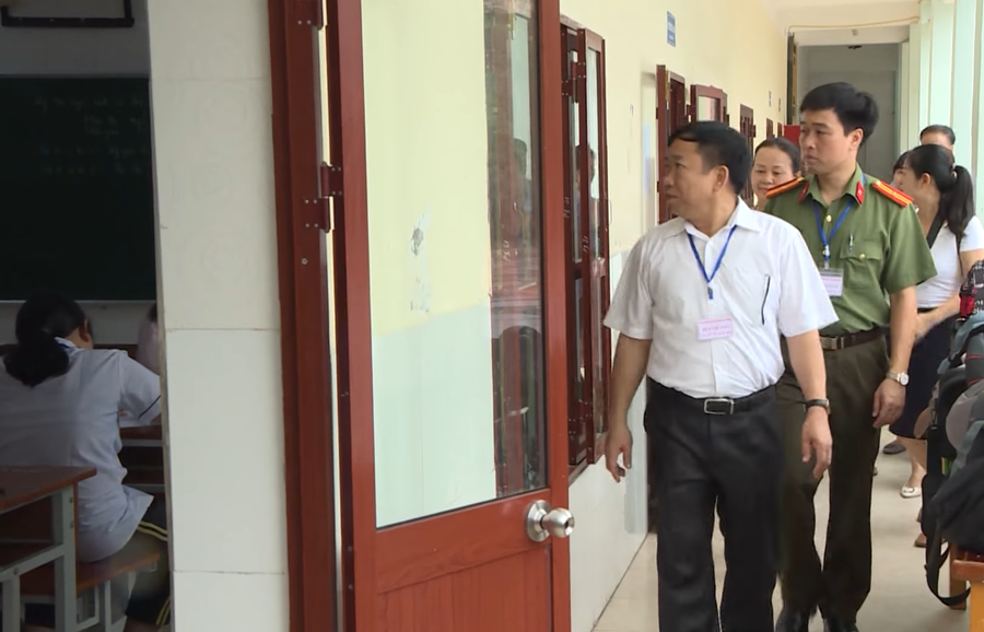 Đoàn kiểm tra của Sở GD&ĐT Hải Phòng làm việc tại các hội đồng thi