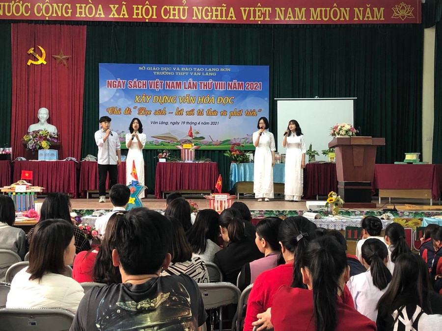 Nhiều hoạt động ngoại khóa được tổ chức tại Trường THPT Văn Lãng. Ảnh NTCC.