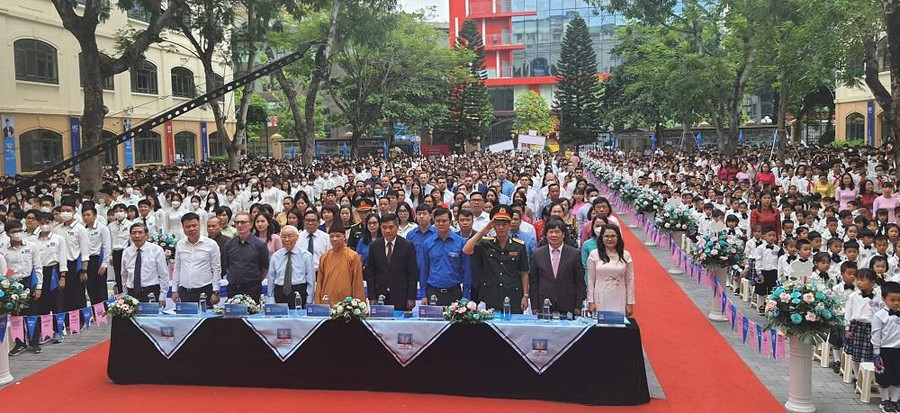 Quang cảnh buổi Lễ khai giảng tại Trường Nguyễn Siêu. Quang cảnh buổi Lễ khai giảng tại Trường Nguyễn Siêu.