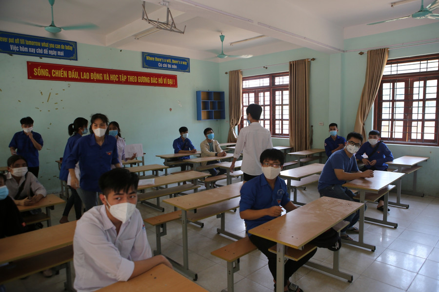 Nhà trường thực hiện giãn thu, xây dựng kế hoạch thu thành nhiều đợt tạo thuận lợi cho PHHS (Ảnh minh họa).