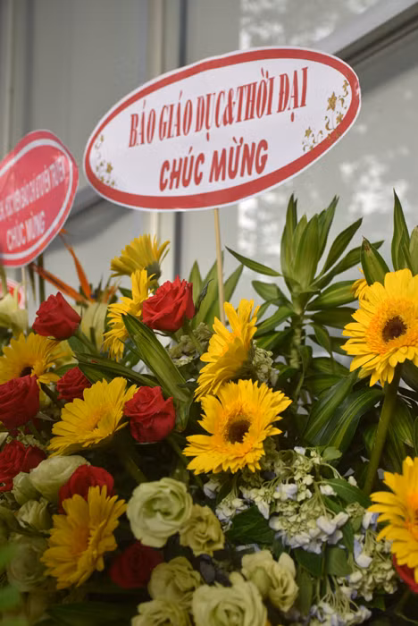 Lẵng hoa chúc mừng khai trương TTBC TP.HCM của Báo GD&TĐ
