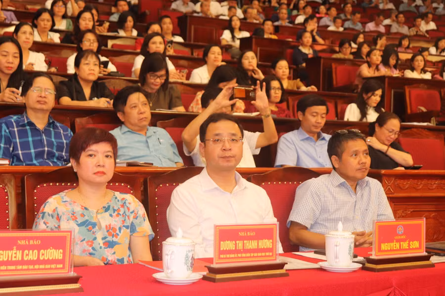 Đại biểu dự Hội nghị truyền thông trong giáo dục tỉnh Bắc Ninh. 