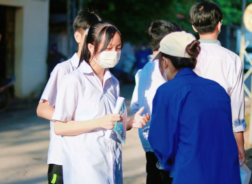 Thí sinh dự thi vào lớp 10 (Ảnh TL).