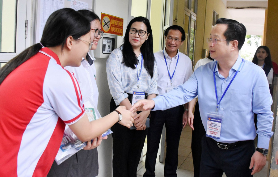 Chúc các thí sinh thi tốt. Chúc các thí sinh thi tốt.