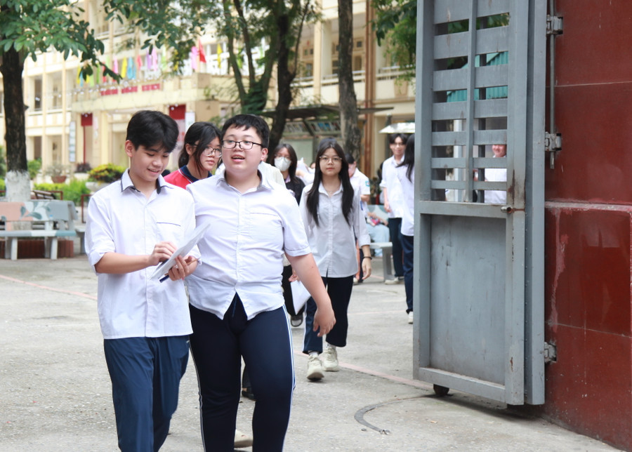 Để làm tốt các câu hỏi vận dụng - vận dụng cao, học sinh trong quá trình học cần tích lũy và mở rộng kiến thức. Có lẽ, kỳ thi này sẽ không xuất hiện nhiều điểm 10 như vài năm trước.