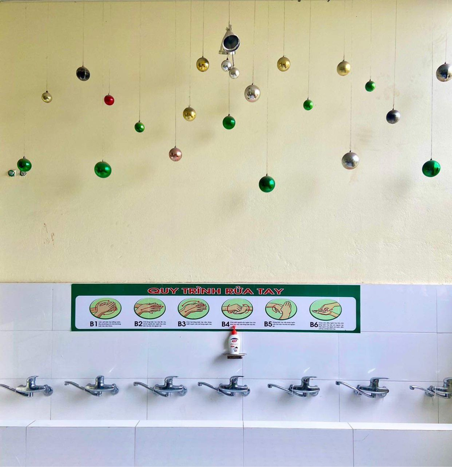 Nhà vệ sinh trường THCS Nguyễn Khắc Nhu (Thành phố Bắc Giang). Nhà vệ sinh trường THCS Nguyễn Khắc Nhu (Thành phố Bắc Giang).