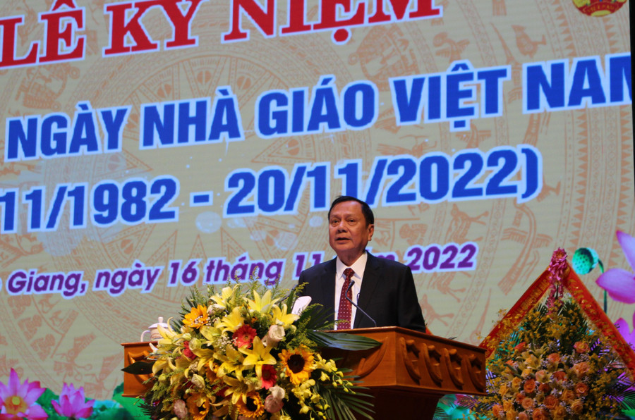 Ông Nguyễn Văn Thêm - Phó Giám đốc Sở GD&ĐT Bắc Giang phát biểu tại buổi lễ. Ông Nguyễn Văn Thêm - Phó Giám đốc Sở GD&ĐT Bắc Giang phát biểu tại buổi lễ.