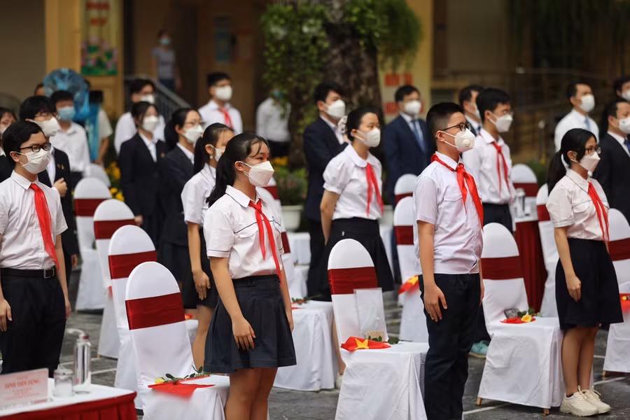 Học sinh Hà Nội dự lễ khai giảng tại Trường THCS Trưng Vương