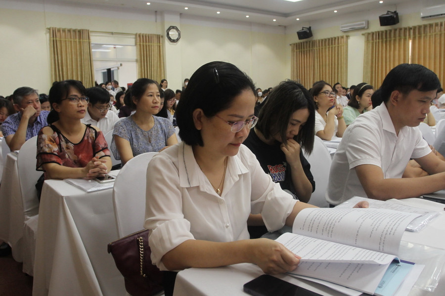 Các đại biểu dự tập huấn tại điểm cầu Hà Nội. Các đại biểu dự tập huấn tại điểm cầu Hà Nội.