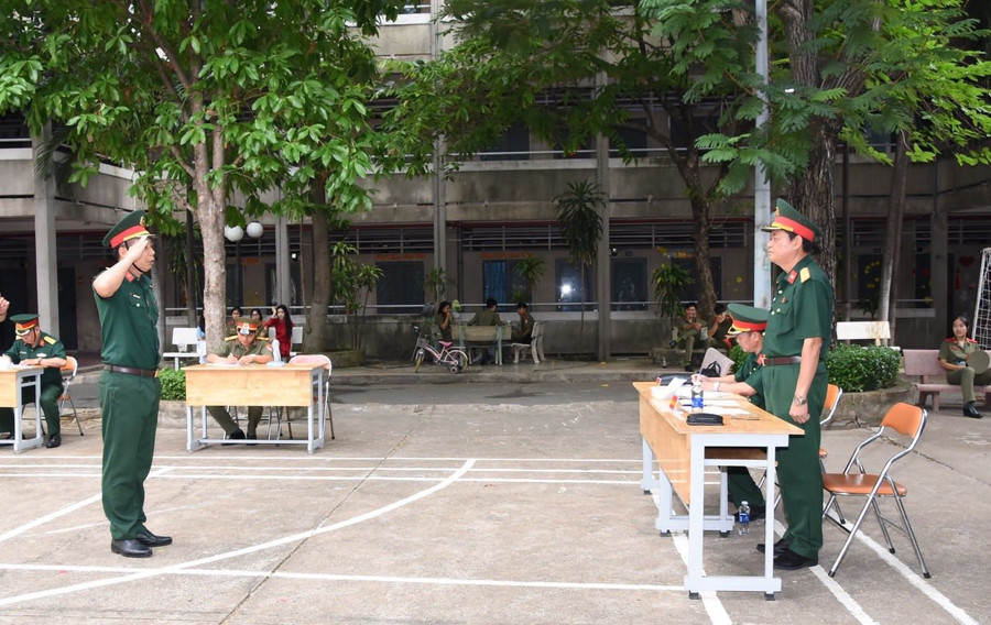 Thi thực hành về Điều lệnh đội ngũ. Thi thực hành về Điều lệnh đội ngũ.