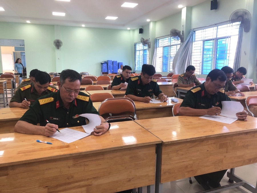 Thi trắc nghiệm các nội dung về đường lối, quan điểm của Đảng. Thi trắc nghiệm các nội dung về đường lối, quan điểm của Đảng.