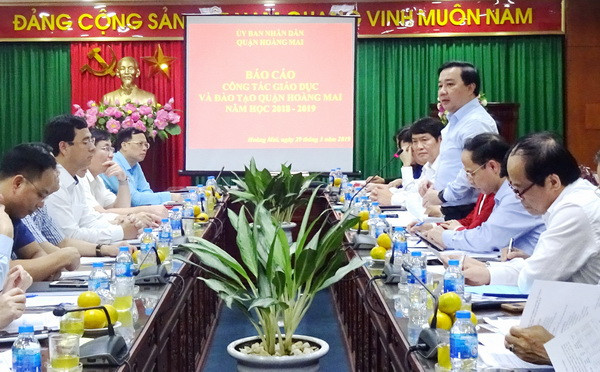 Quang cảnh buổi làm việc
