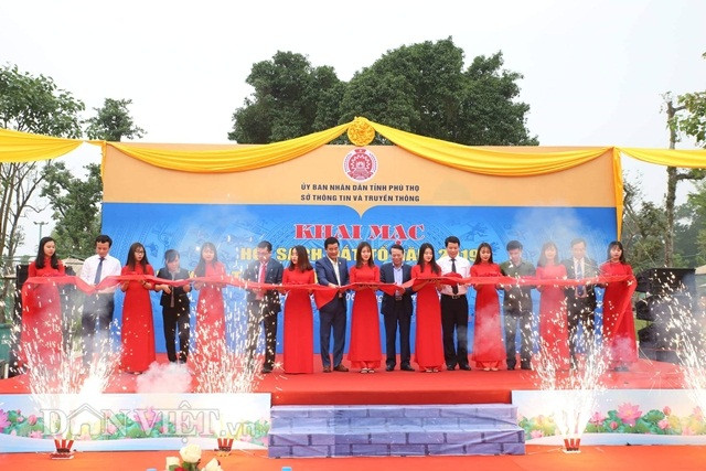 Khai mạc Hội sách Đất Tổ năm 2019. Khai mạc Hội sách Đất Tổ năm 2019.