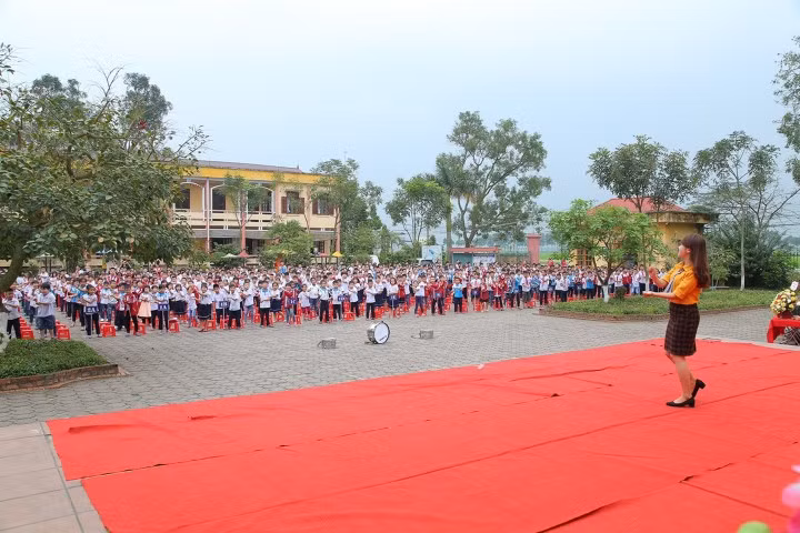 Các bạn học sinh trường Tiểu học Tân Kỳ rất thông minh, xử lý nhanh các vấn đề mà thầy cô đến từ Trung tâm Đức Trí đặt ra.