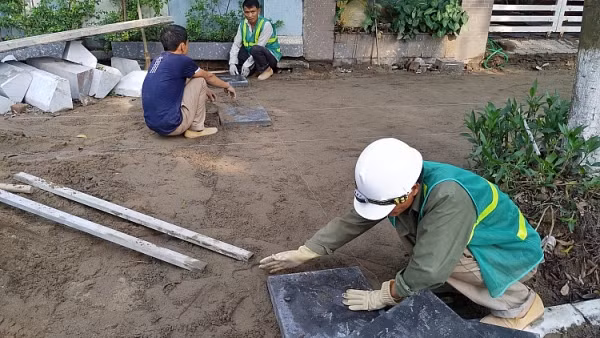 Hà Nội yêu cầu chỉ lát đá vỉa hè sau khi hạ ngầm hệ thống dây nối