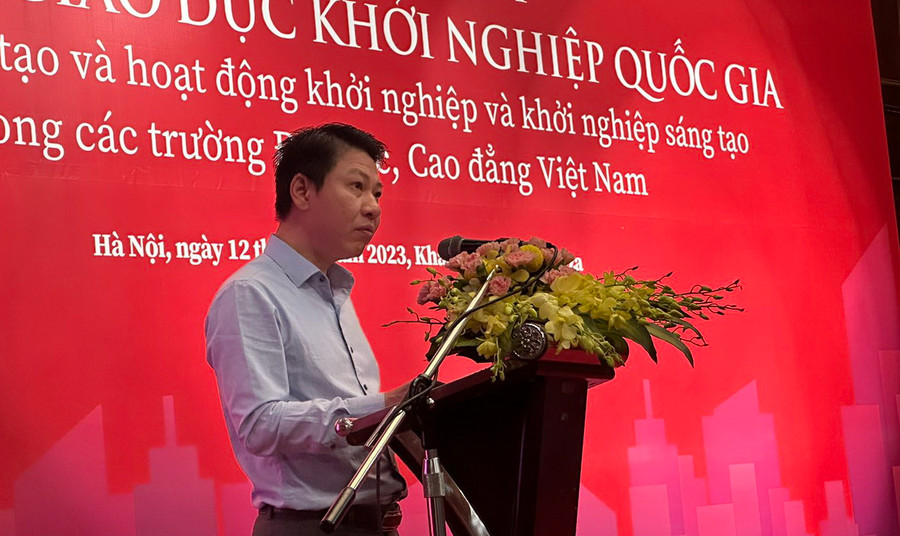 Ông Nguyễn Xuân An Việt phát biểu tại diễn đàn.