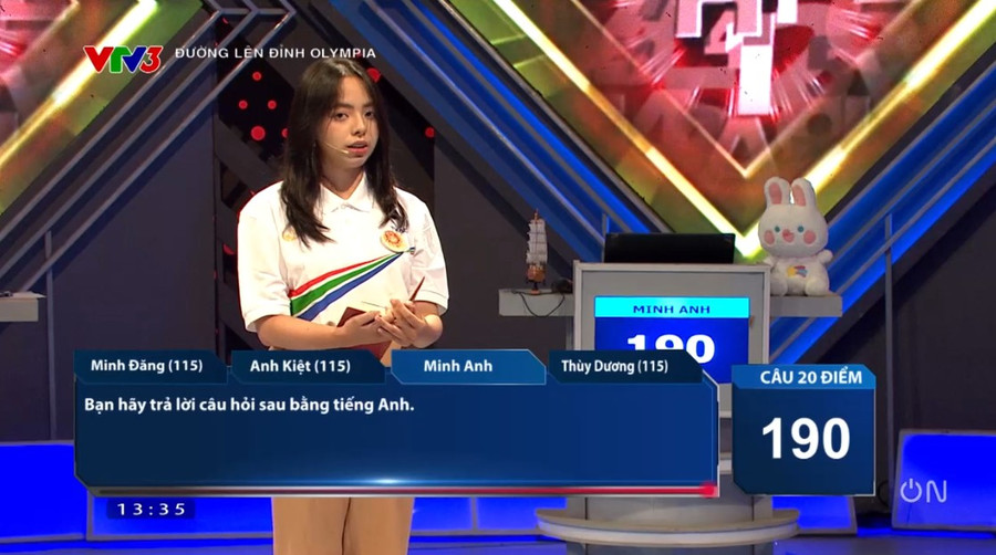 Minh Anh tự tin trả lời các câu hỏi. Minh Anh tự tin trả lời các câu hỏi.
