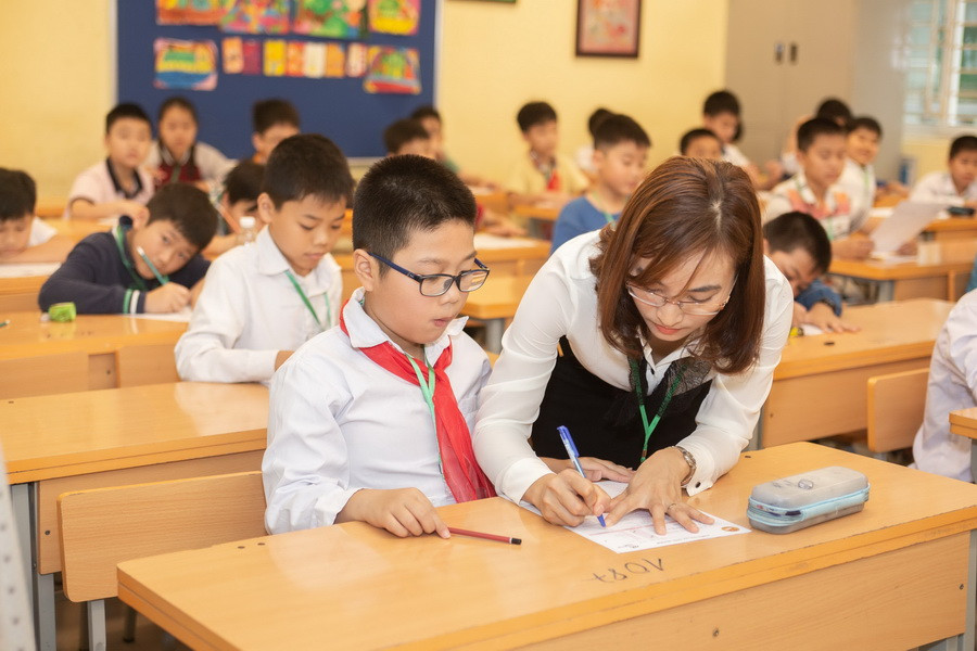 Học sinh tham gia làm bài thi tại vòng sơ khảo