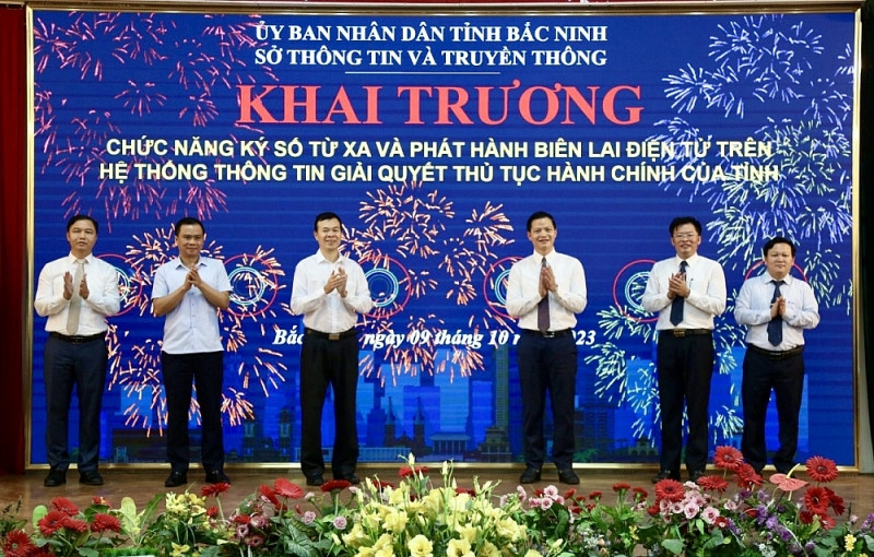 Sở TT&TT tỉnh Bắc Ninh triển khai hệ thống ký số từ xa và biên lai điện tử tạo thuận lợi cho người dân và doanh nghiệp. Sở TT&TT tỉnh Bắc Ninh triển khai hệ thống ký số từ xa và biên lai điện tử tạo thuận lợi cho người dân và doanh nghiệp.