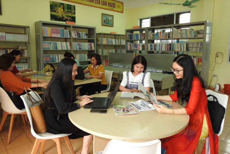 Thư viện, phòng đọc sách của giáo viên Trường THCS Mạo Khê 2. Thư viện, phòng đọc sách của giáo viên Trường THCS Mạo Khê 2.