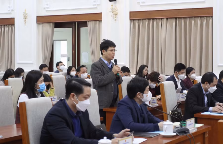 Đại biểu phát biểu tại hội nghị.