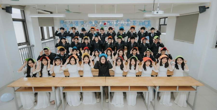 Tập thể lớp 12A6 Trường THPT Quốc Oai.