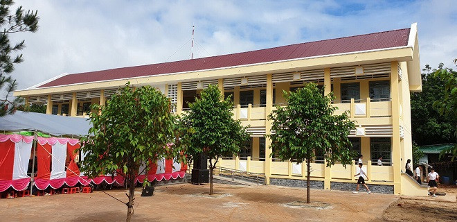 Khu nhà học mới của trường THCS Chu Văn An tại xã Ia O huyện Ia Grai vừa khánh thành đưa vào sử dụng Khu nhà học mới của trường THCS Chu Văn An tại xã Ia O huyện Ia Grai vừa khánh thành đưa vào sử dụng