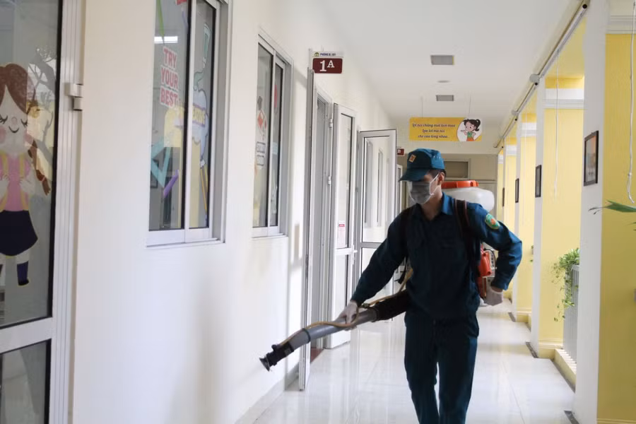 Công tác khử khuẩn được thực hiện thường xuyên, nghiêm túc