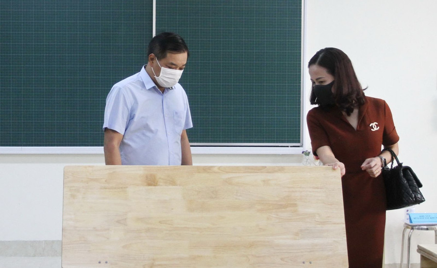 Lãnh đạo quận Hoàn Kiếm kiểm tra vệ sinh tại trường tiểu học Tràng An